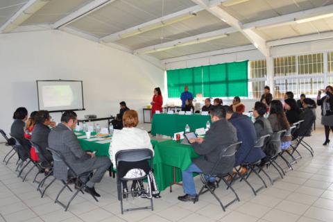 Con los cursos del ICATLAX la gente mejora su calidad de vida: alcalde imagen 2