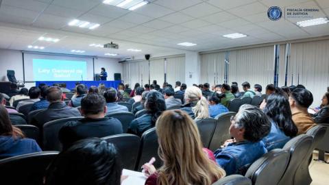 Capacita FGJE a ministerios públicos, policías de investigación y peritos en investigación de narcomenudeo