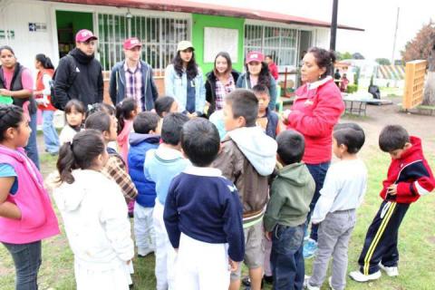Trabajan especialistas del IPN en Apetatitlán; visitan kínder de Tepetomatitlán