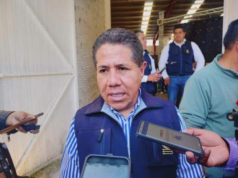 El Chómpiras usa el gimnasio del COBAT para reunirse con sus cuates y colegas