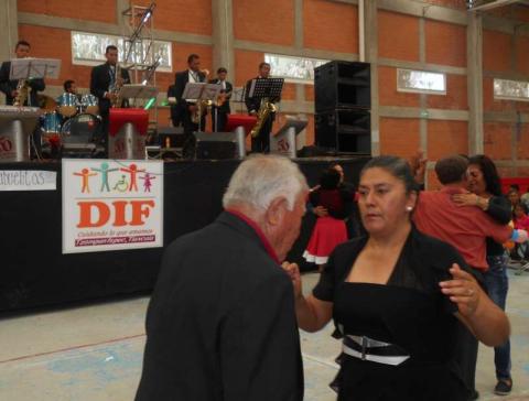 Festejó Ayuntamiento el Día del Abuelo imagen 4