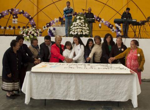 Ayuntamiento y SMDIF festejaron a los adultos mayores del municipio imagen 2