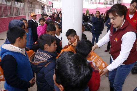Visita Sandra Chávez Ruelas escuelas de Tlaxco con la “Caravana De Reyes” imagen 4