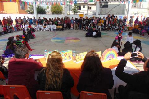 El DIF municipal impulsa las tradiciones de Día de Muertos en escuelas imagen 3