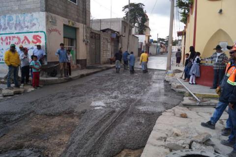Inician trabajos de pavimentación en la Calle Miguel Reyes, Barrio el Calvario imagen 2