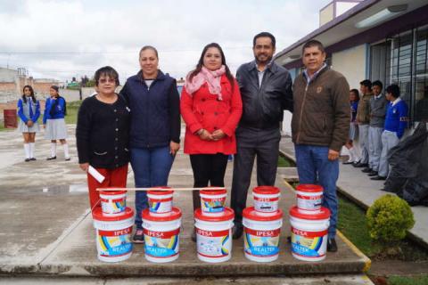 Presidente Municipal de Calpulalpan apoya a Telesecundaria de la Col. Espejel imagen 1