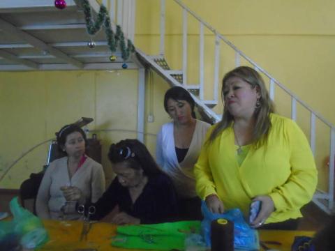 El DIF municipal apoya a educandos del taller de bisutería con material imagen 1