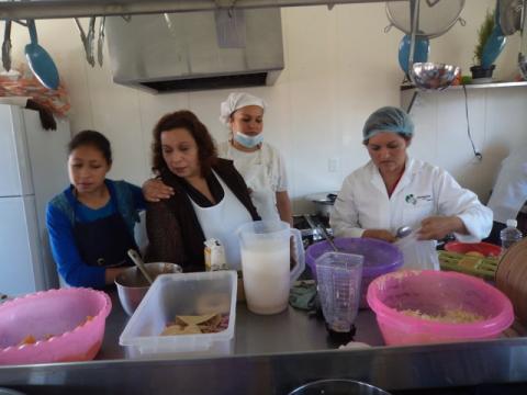 Activación física y muestra gastronómica en Tzompantepec imagen 4