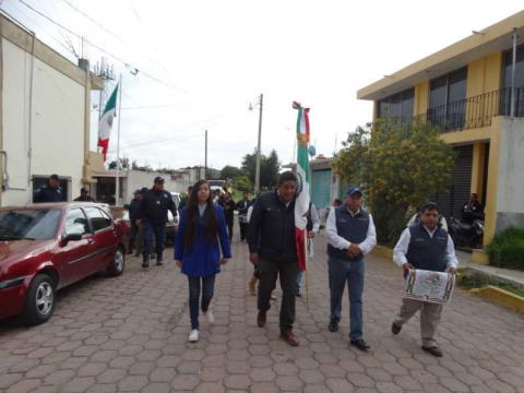 Alcalde coloca Bando Solemne del inicio de fiestas patrias imagen 3