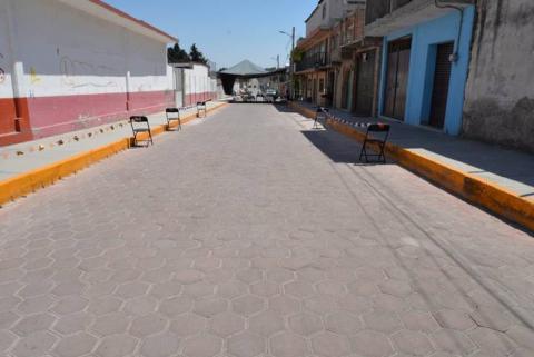 Alcalde entrega obras de servicios básico y mejoramiento urbano imagen 2