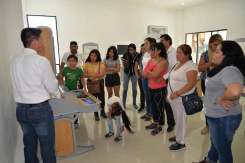 Visitan turistas nacionales y extranjeros el Museo de la Luciérnaga imagen 3