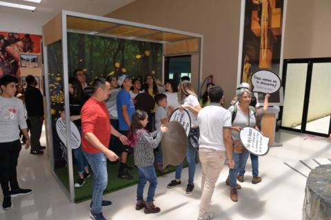 Visitan turistas nacionales y extranjeros el Museo de la Luciérnaga imagen 1