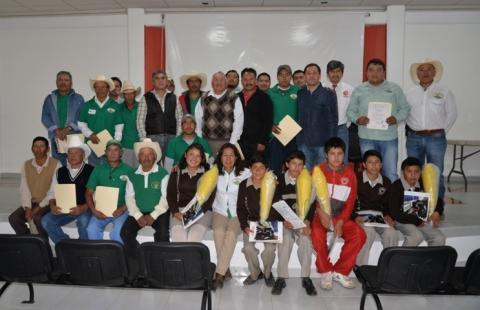 Ayuntamiento y grupo PULMEX reconocen a 26 Tlachiqueros imagen 4