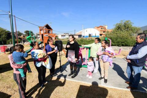 Rehabilita Tlaxco parque infantil de las colonias Ejidal y Tepatlaxco imagen 3