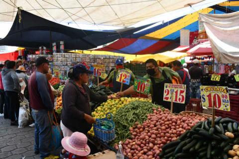 Acuerdan Tlaxco y tianguistas incrementar medidas preventivas por Covid-19 imagen 1