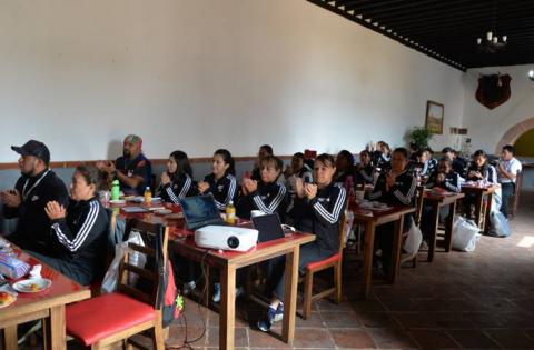 SESA otorgo distintivo alcalde de Nanacamilpa por su compromiso con la salud imagen 1