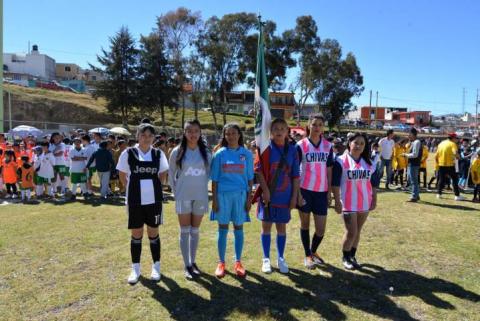 Con la participación de 58 equipos inicio el torneo de futbol municipal imagen 1