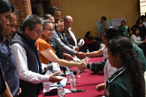 Toma protesta Gardenia Hernández a vigilantes del agua en Tlaxco imagen 7