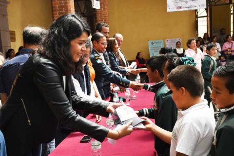 Toma protesta Gardenia Hernández a vigilantes del agua en Tlaxco imagen 3