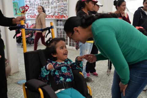 Alumnos del CAM 7 visitan el DIF municipal imagen 4