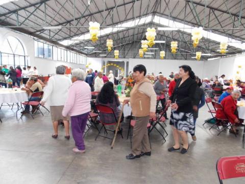 Ayuntamiento y SMDIF Nanacamilpa festejaron a los abuelitos en su día imagen 2