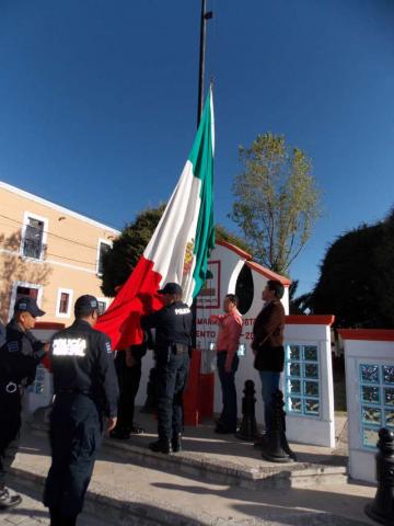 Ayuntamiento de Nanacamilpa conmemora el 77 Aniversario del Día de la Bandera imagen 2