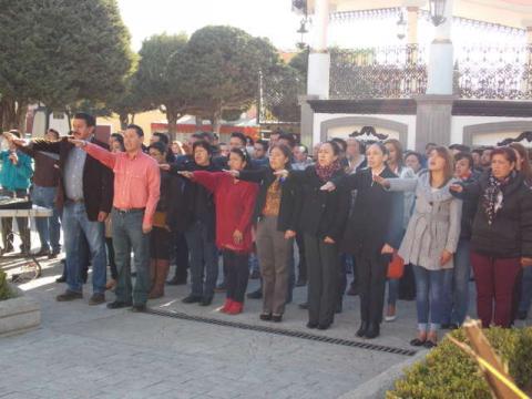 Ayuntamiento de Nanacamilpa conmemora el 77 Aniversario del Día de la Bandera imagen 1