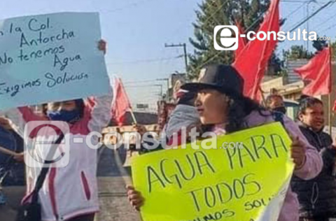 Revienta conflicto en Acuitlapilco por falta de agua; bloquean la federal Puebla - Tlaxcala