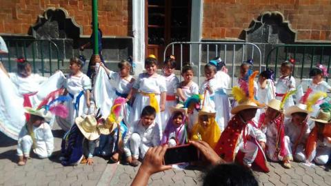 Diputada apoyando las actividades educativas. imagen 6