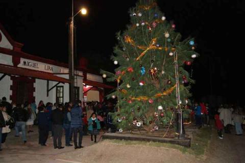 LCOC entrega Plaza de la Constitución en la Comunidad de “Miguel Lira y Ortega” imagen 8
