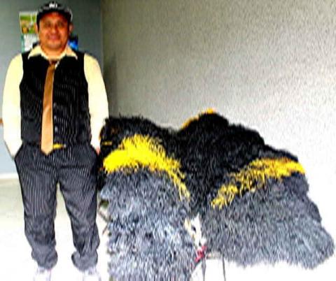 Tlaxcalteca viene desde Japón vestido de charro de carnaval imagen 3
