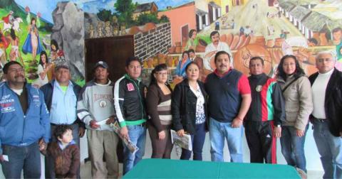 Entregan apoyos a la gestión escolar en Tzompantepec imagen 1
