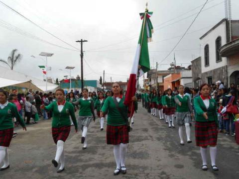 Autoridades de Tzompantepec presidieron el Desfile Cívico de Independencia imagen 4