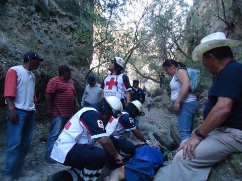 Menor cae a un barranco y sufre lesiones de consideración imagen 1