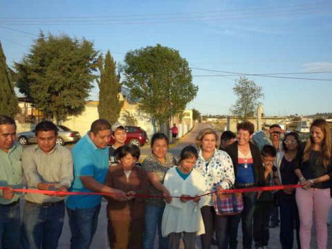 Continúa la inauguración de obras en Tzompantepec imagen 1