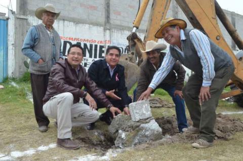 Coloca VHR primera piedra de “Casa Ejidal” en Sultepec imagen 2
