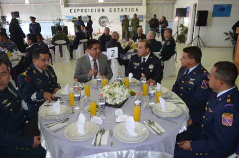 Asiste VHR a Conmemoración del CI Aniversario de la Fuerza Aérea Mexicana imagen 2