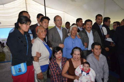 Felipe Calderón en su cumpleaños con panistas provenientes de los 60 municipios de Tlaxcala.    