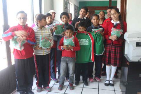 Alcalde apoya selectivo infantil que participará en “bádminton”