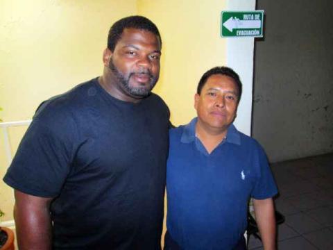 Recibe alcalde de Tetlanohcan a visitantes de EUA