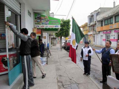 Colocan autoridades de Tetlanohcan Bandos Solemnes imagen 1