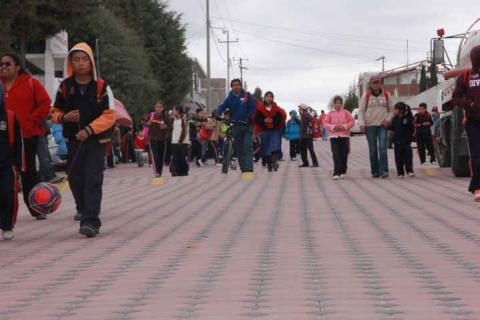 En gira de trabajo alcalde de Tzompantepec entrega 2 obras de impacto imagen 3