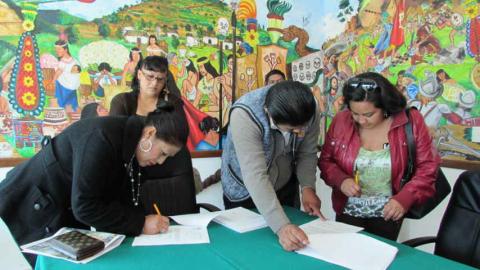 Entregan apoyos a la gestión escolar en Tzompantepec imagen 2