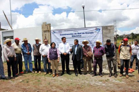 Calpulalpan: Da VHR Banderazo a Construcción de Electrificación en “Santiago Cuaula” imagen 1