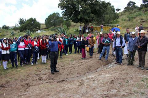 Calpulalpan: Da VHR Banderazo a Construcción de Electrificación en “Santiago Cuaula” imagen 3