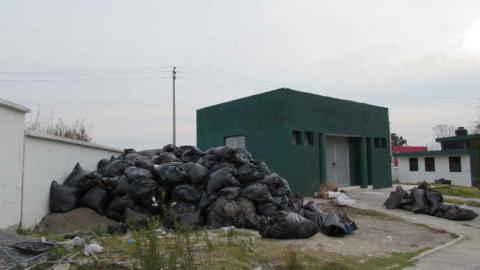 Denuncian contaminación por desechos peligrosos en el Hospital de Tzompantepec imagen 1