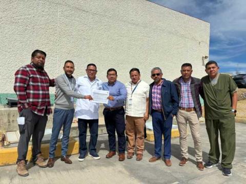 Gestión con sentido humano, presidente de Apizaquito responden con entrega de equipo médico imagen 2