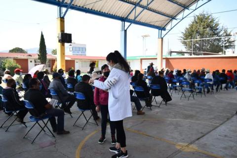 Es todo un éxito la Campaña de Vacunación Anti Covid-19 en Tlaxco imagen 4