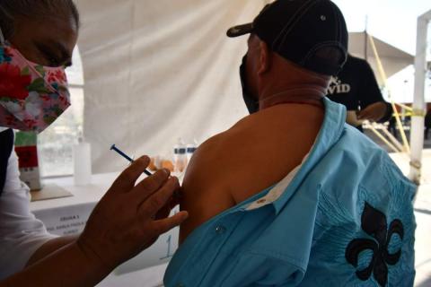 Es todo un éxito la Campaña de Vacunación Anti Covid-19 en Tlaxco imagen 1