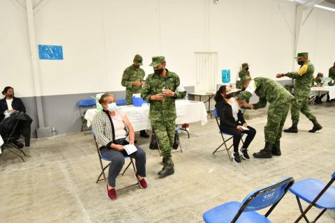 Es todo un éxito la Campaña de Vacunación Anti Covid-19 en Tlaxco imagen 8